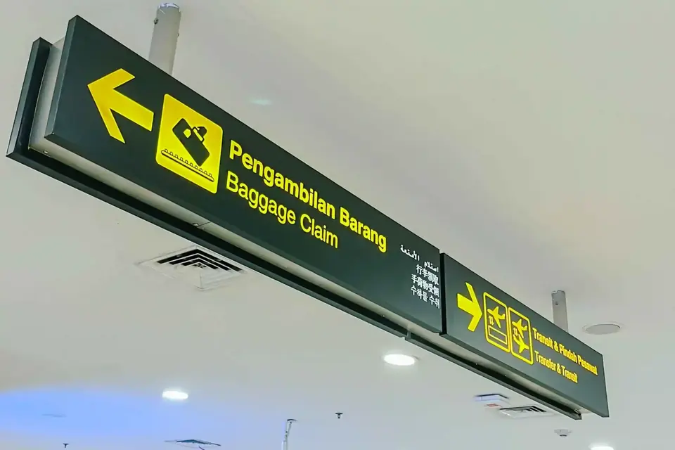 Baggage claim sign in the Ngurah Rai arrivals hall
